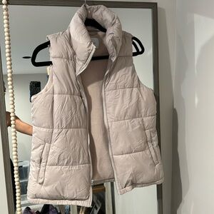 Old navy puffer vest size medium blush color